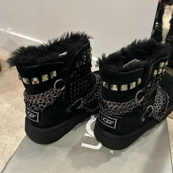 Limited edition UGG Swarovski Crystal boots - Picture 2 of 5